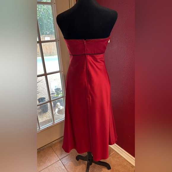 Alfred Angelo Strapless Claret Red Gown Black Trim Size 4 Style 6132 Formal - Picture 4 of 8